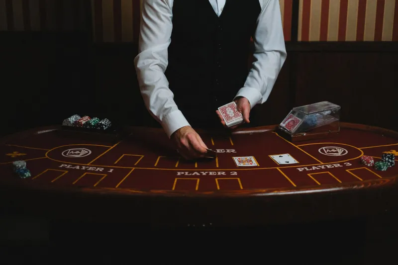 Owls Only: What's Really Happening at the Live Dealer Table When the Rest of America Is Asleep